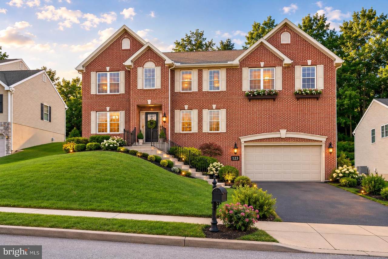 15 Sawgrass Drive - Photo 1