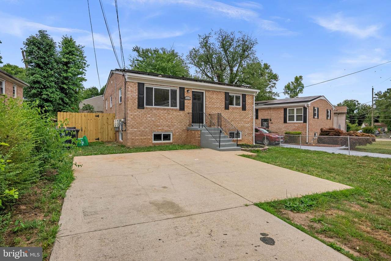 6615 Valley Park Road - Photo 1