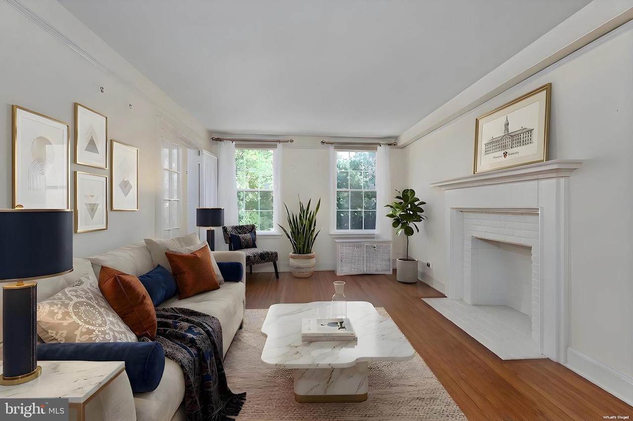 3 Palmer Sq - Photo 1