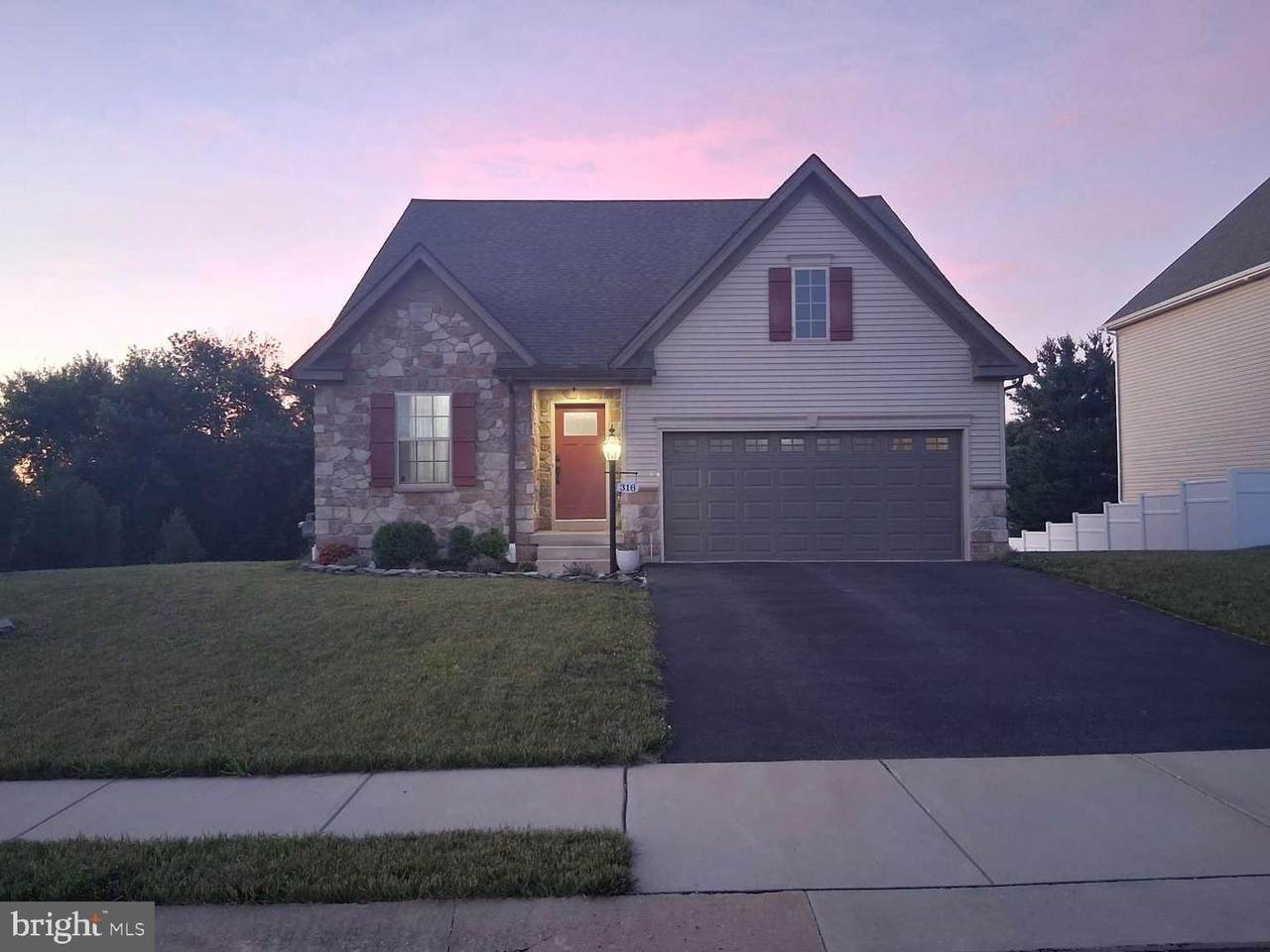316 Hollyhock Drive - Photo 1