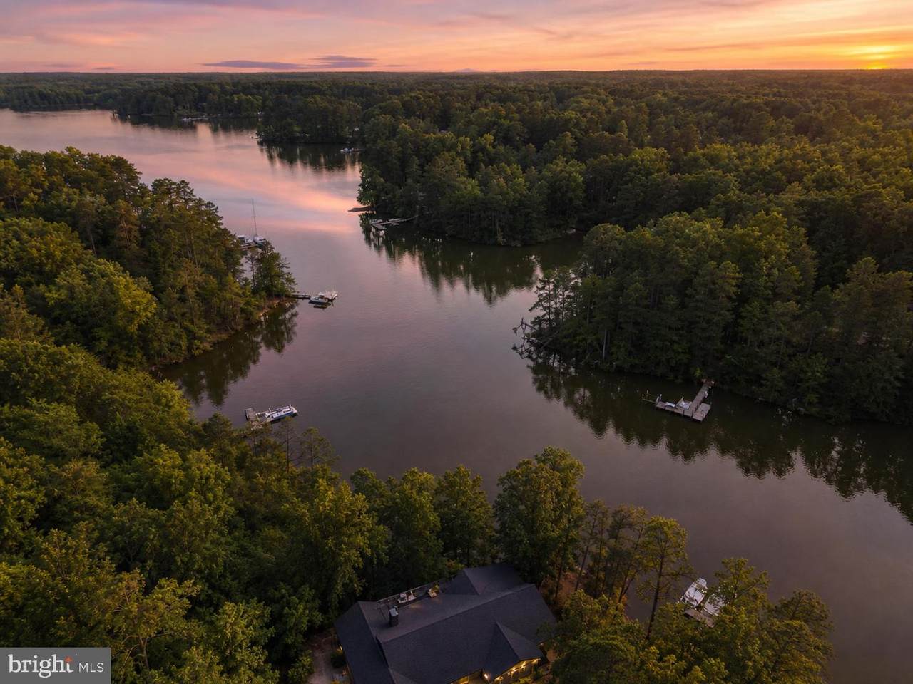 https://bt-photos.global.ssl.fastly.net/brightmls/1280_boomver_4_805095450236-2.jpg