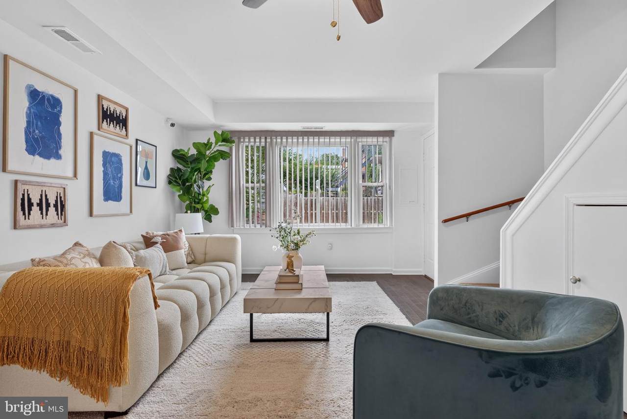606 Newton Place - Photo 1