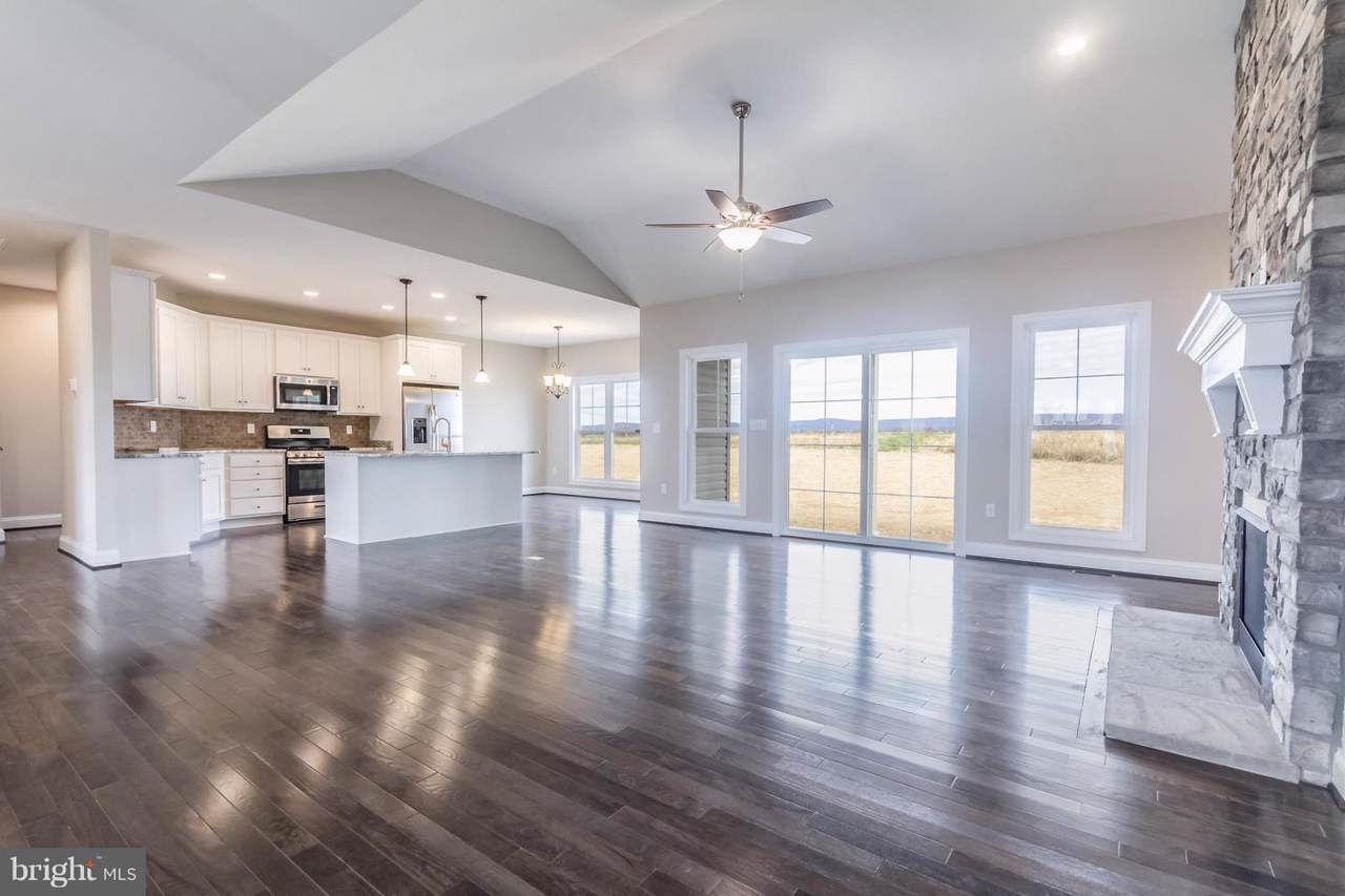 160 Chanterelle Court - Photo 1