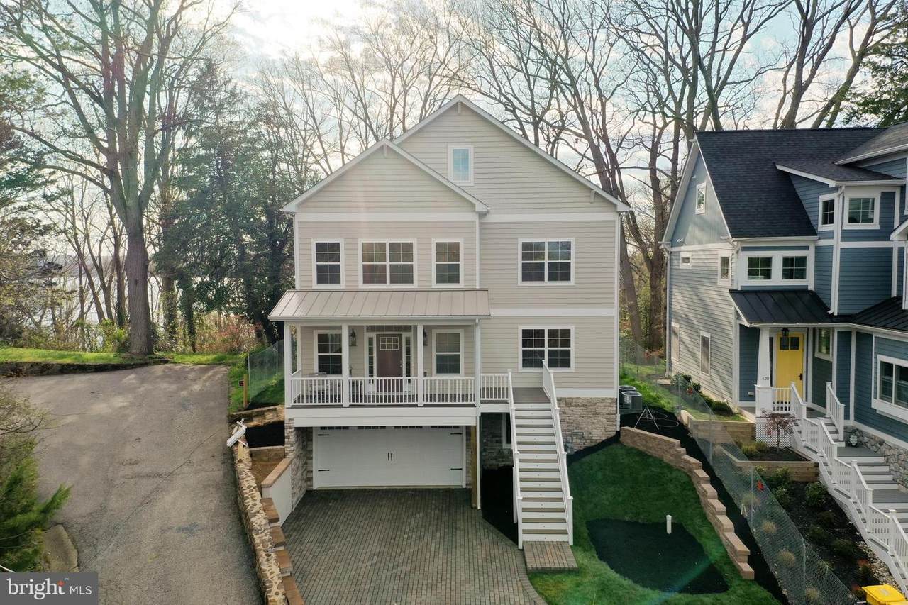 622 Old County Road - Photo 1