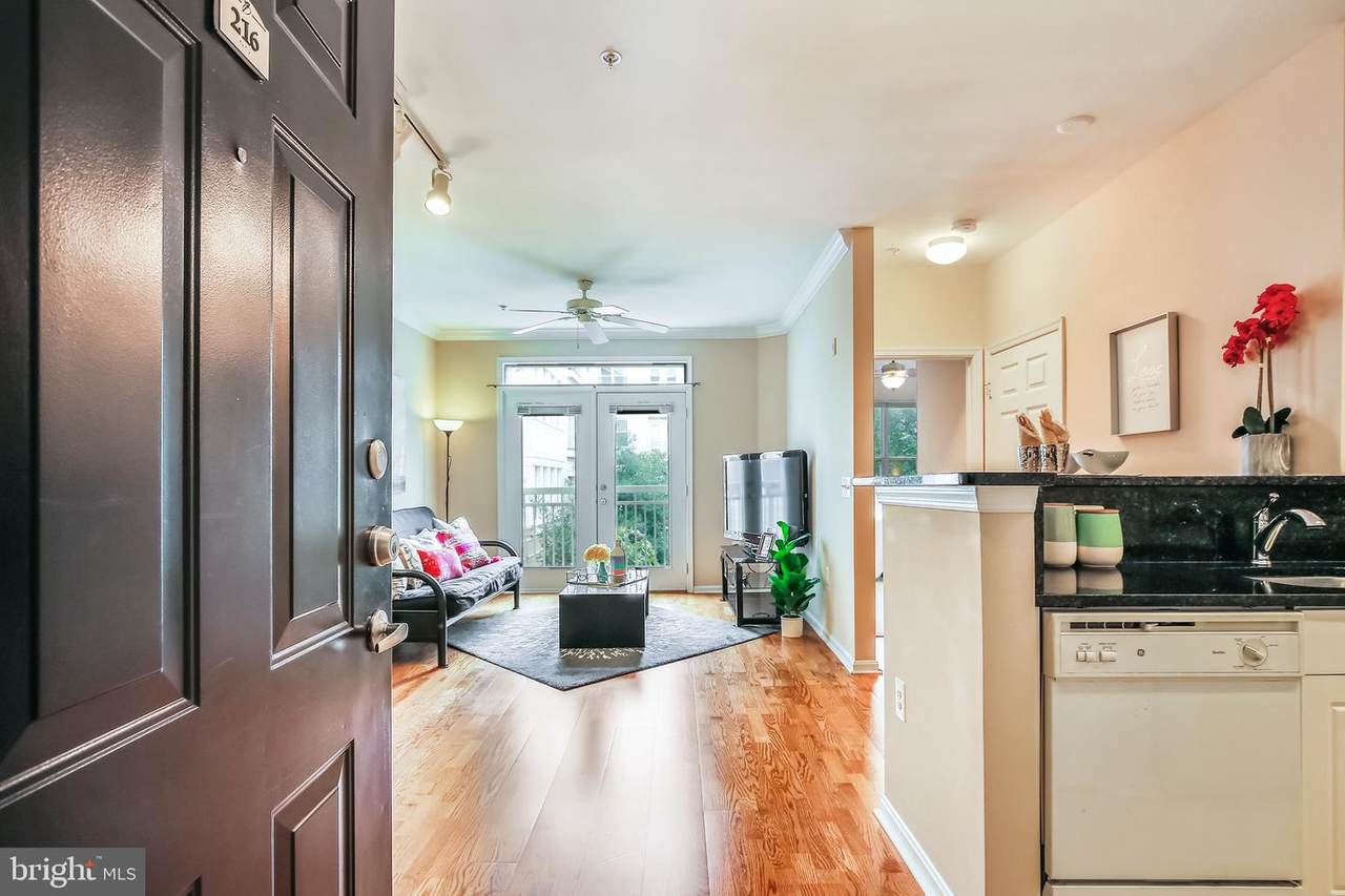 9486 Virginia Center Boulevard - Photo 1