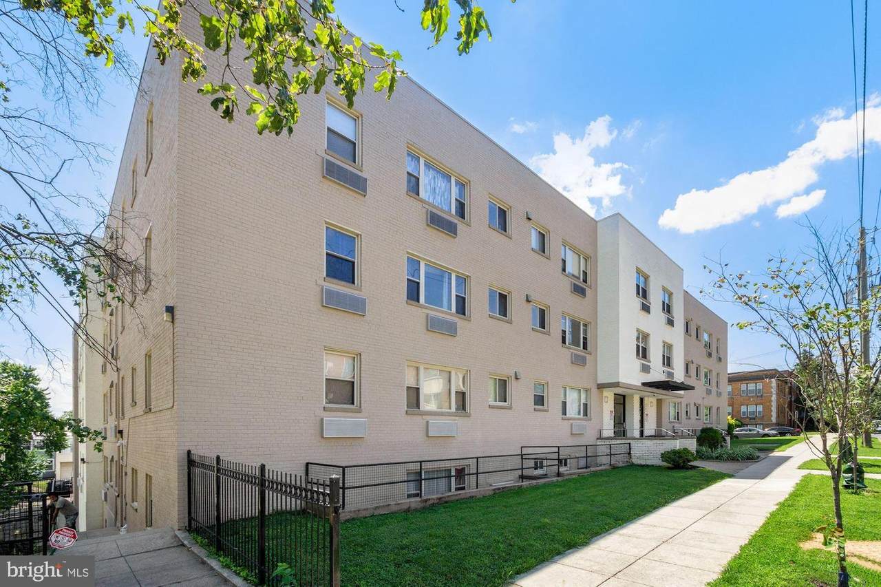738 Longfellow Street - Photo 1