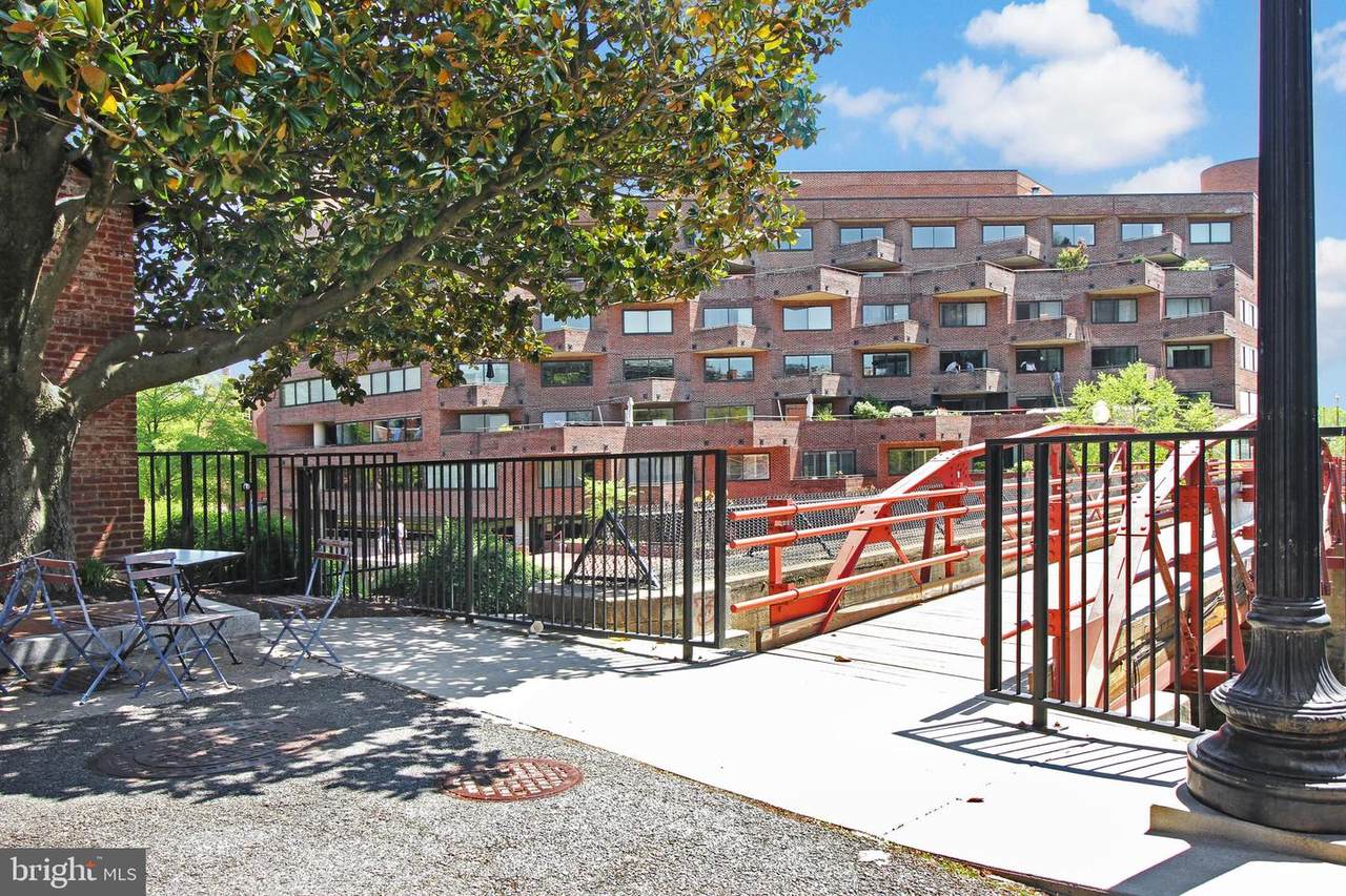1015 33RD Street - Photo 1