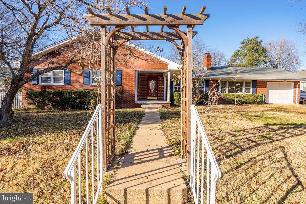 1231 Rowe Street - Photo 1