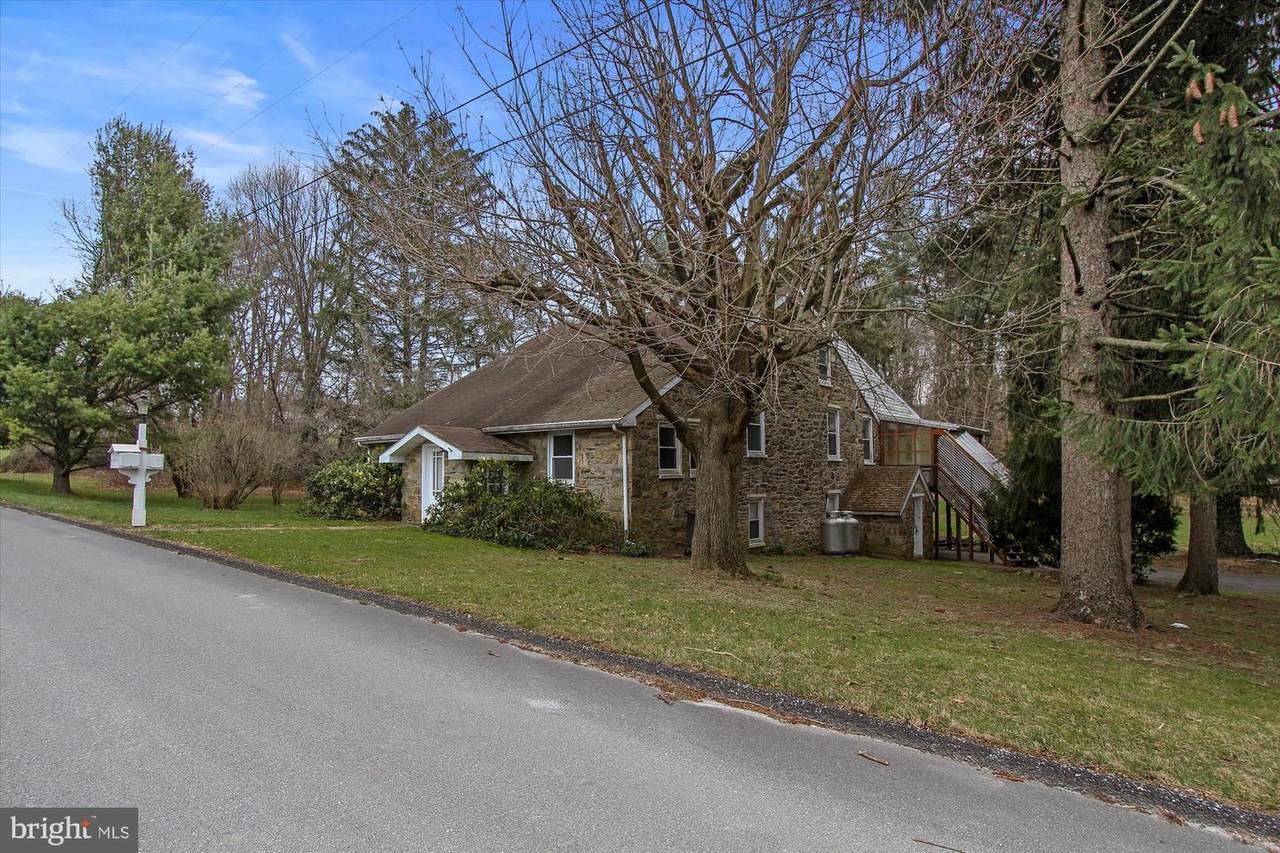 4040 Farm Drive - Photo 1