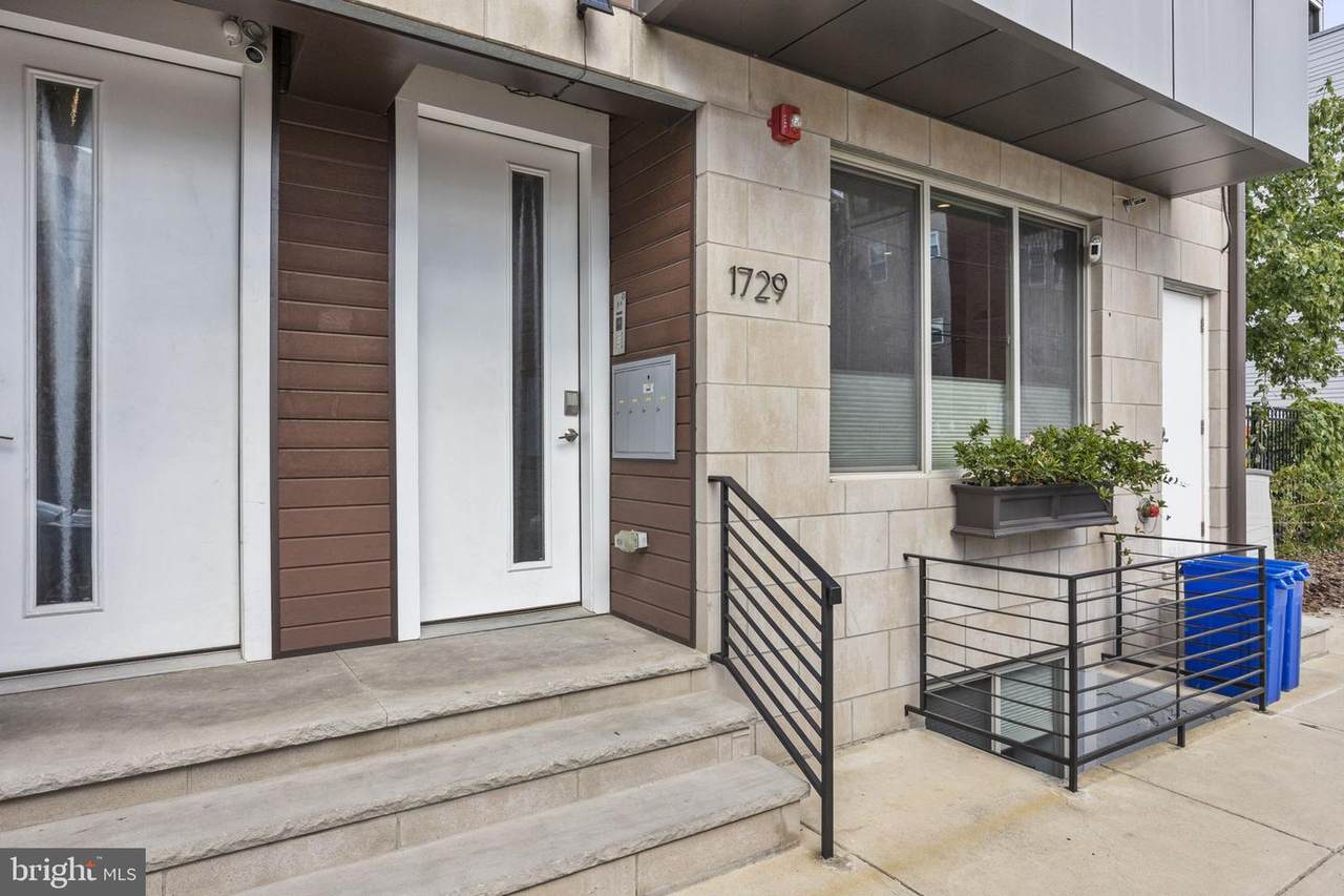 1729 Carpenter Street - Photo 1