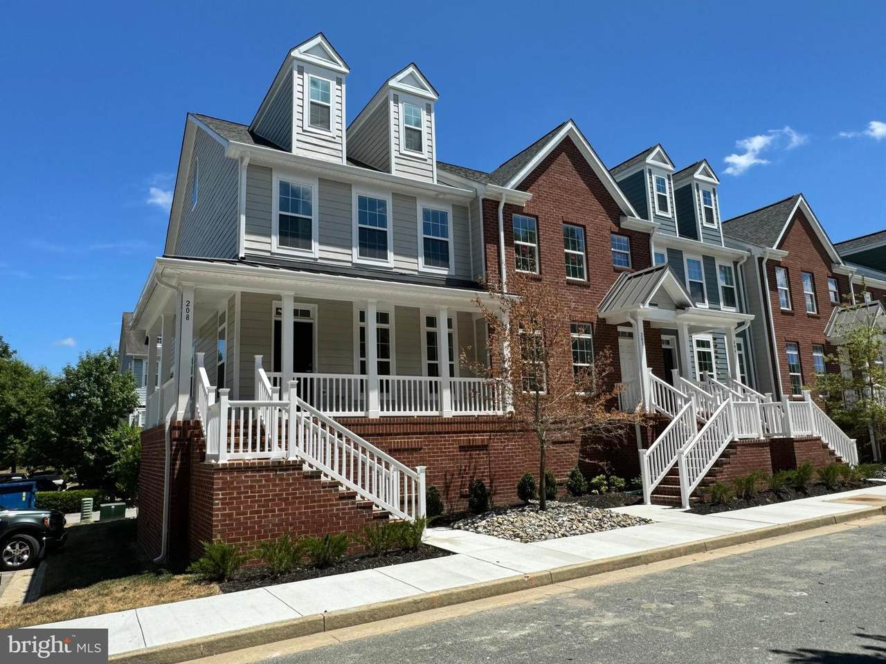300 Dixon Street - Photo 1