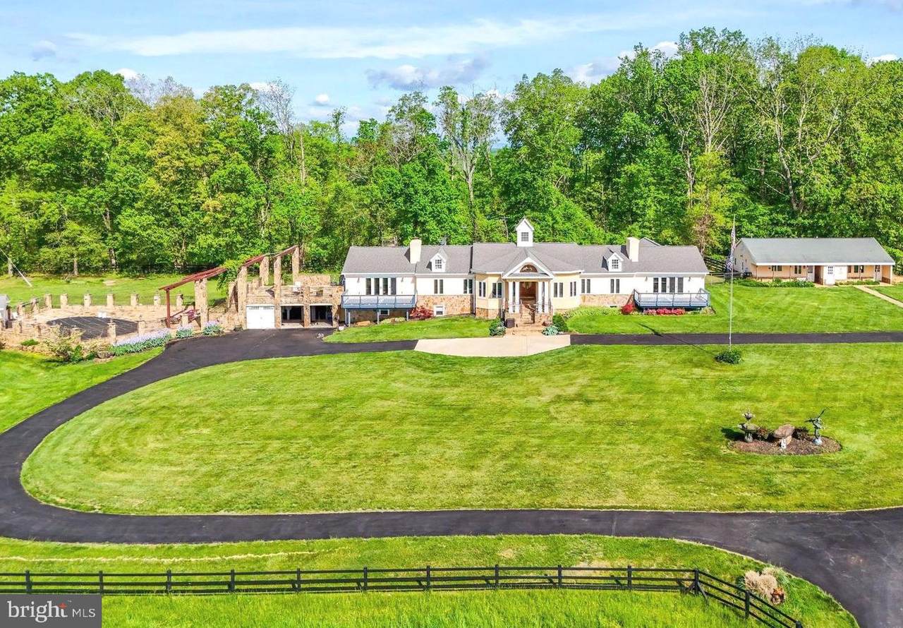 8511 Leeds Manor Road - Photo 1