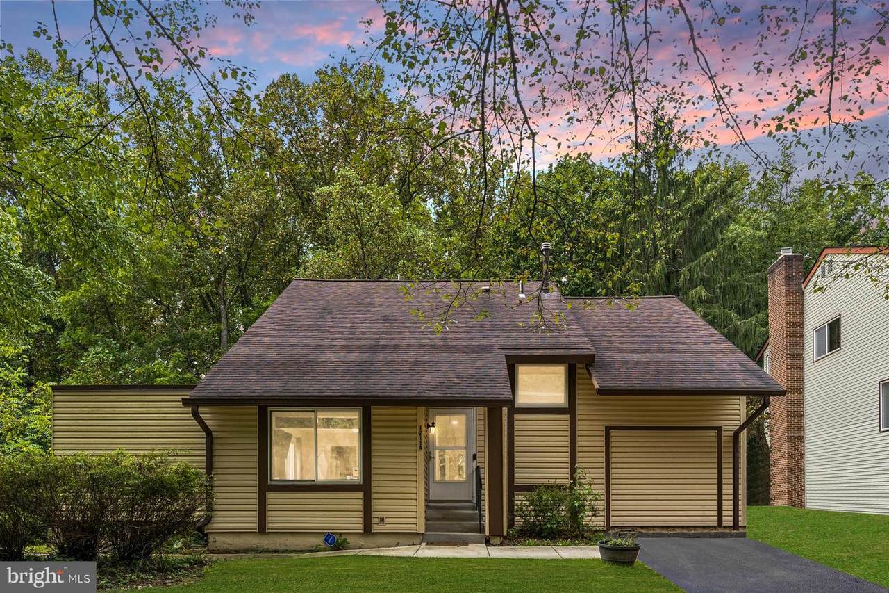 12119 Wheeling Avenue - Photo 1