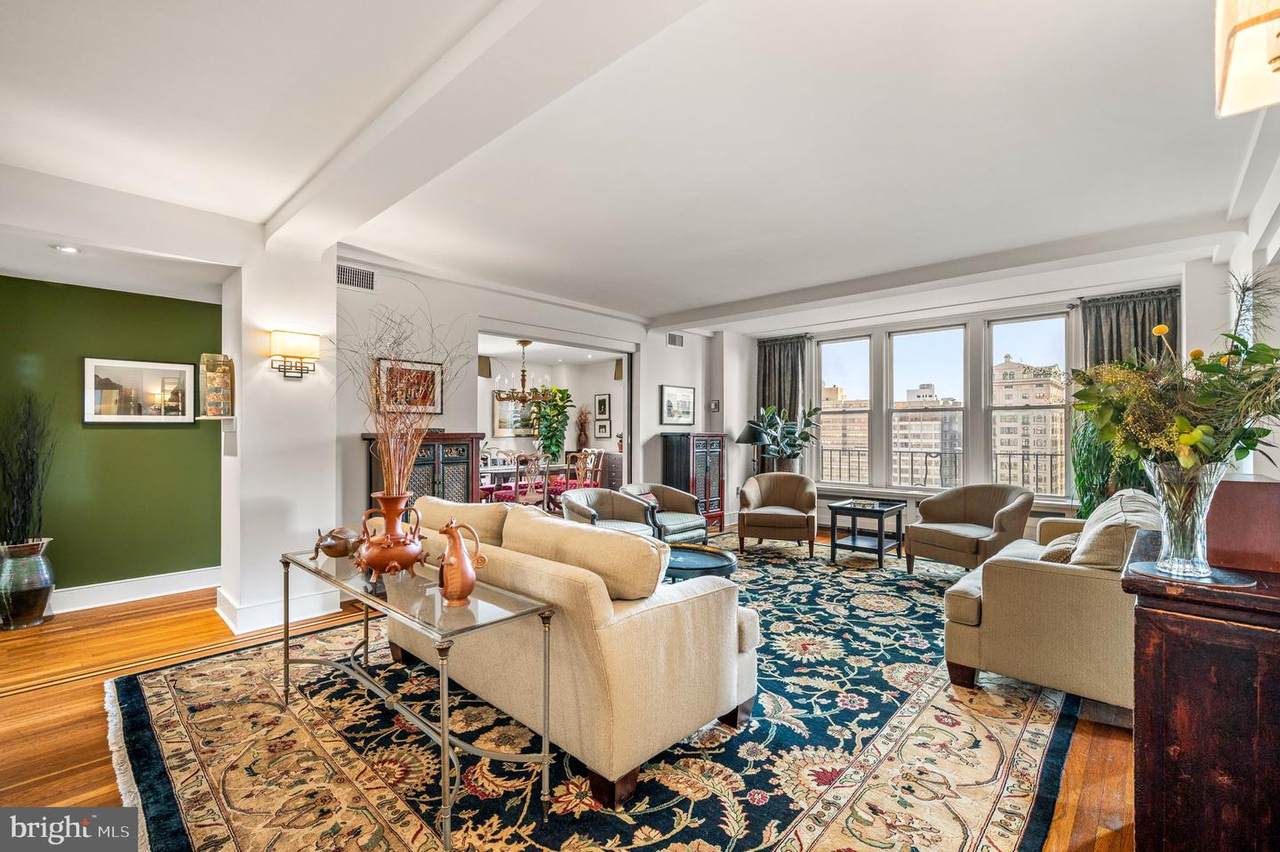 1901 Walnut Street - Photo 1