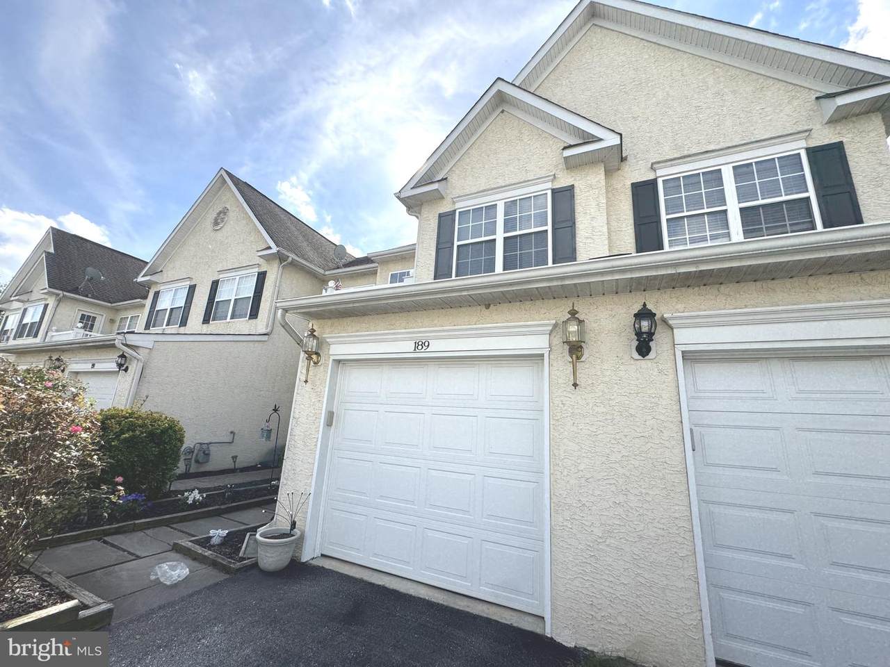 189 Gillespie Avenue - Photo 1