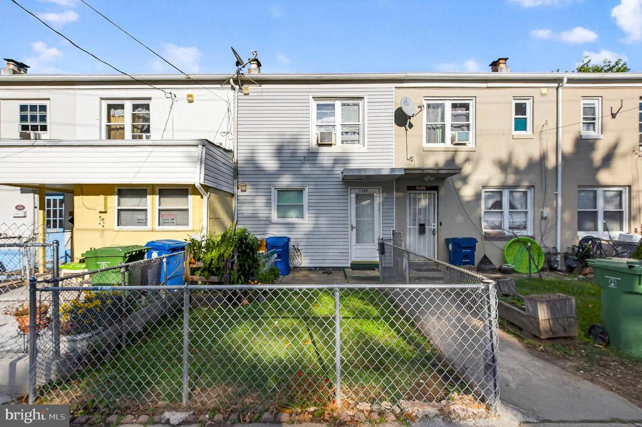 1109 Quantril Way - Photo 1