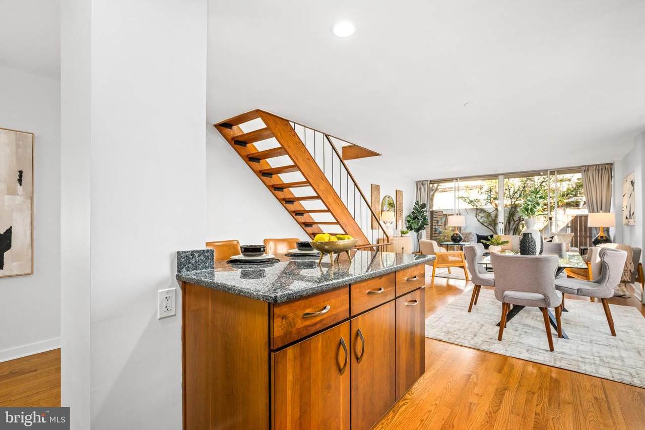 345 O Street - Photo 1