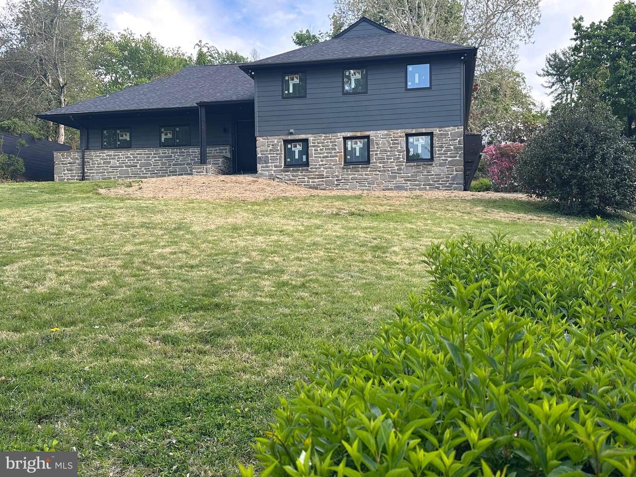 713 Woodfield Road - Photo 1