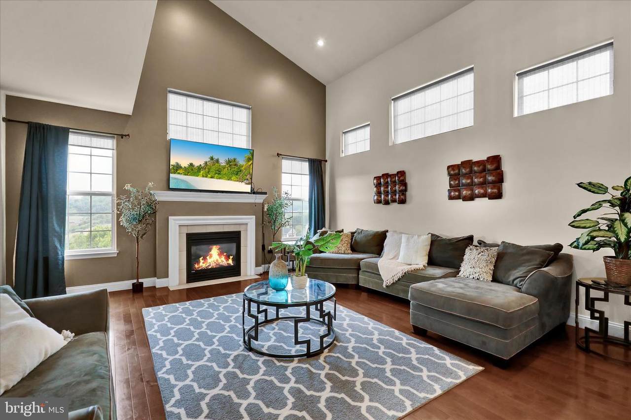 121 Great Bend Way - Photo 1