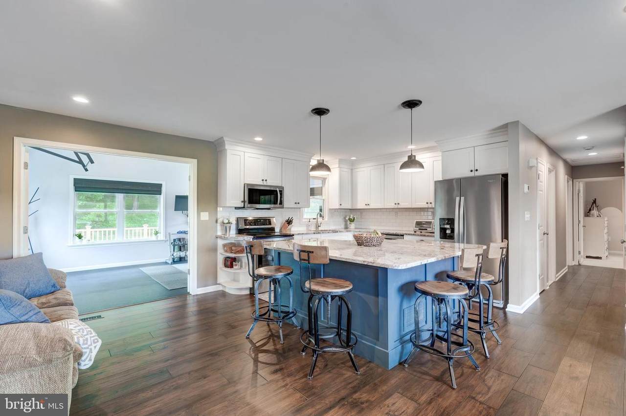 312 Inverness Close - Photo 1