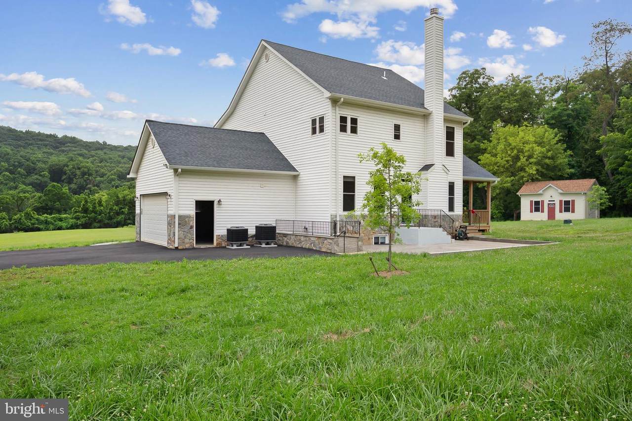 5201 Carolyns Way - Photo 1