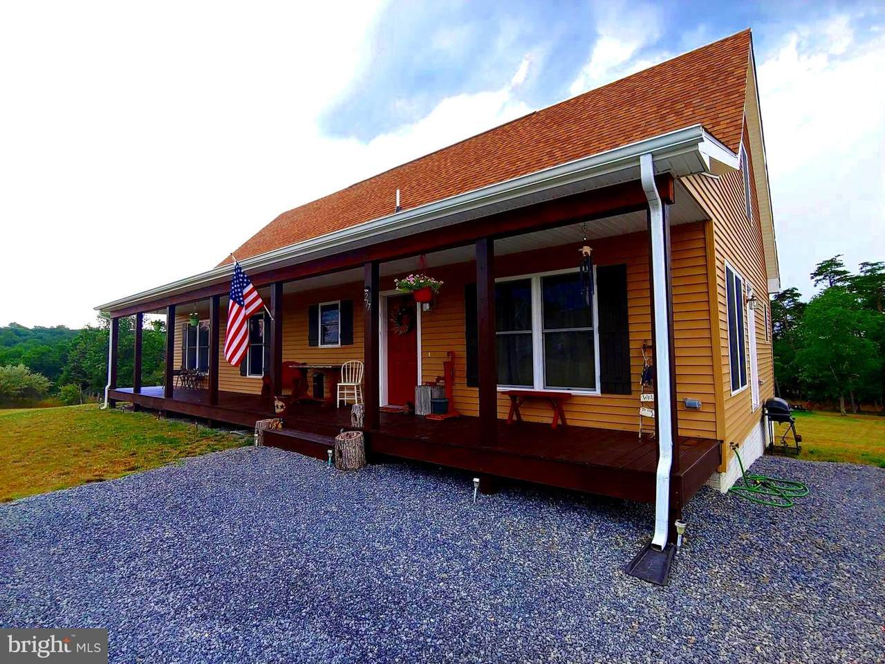 217 Fieldcrest Drive - Photo 1