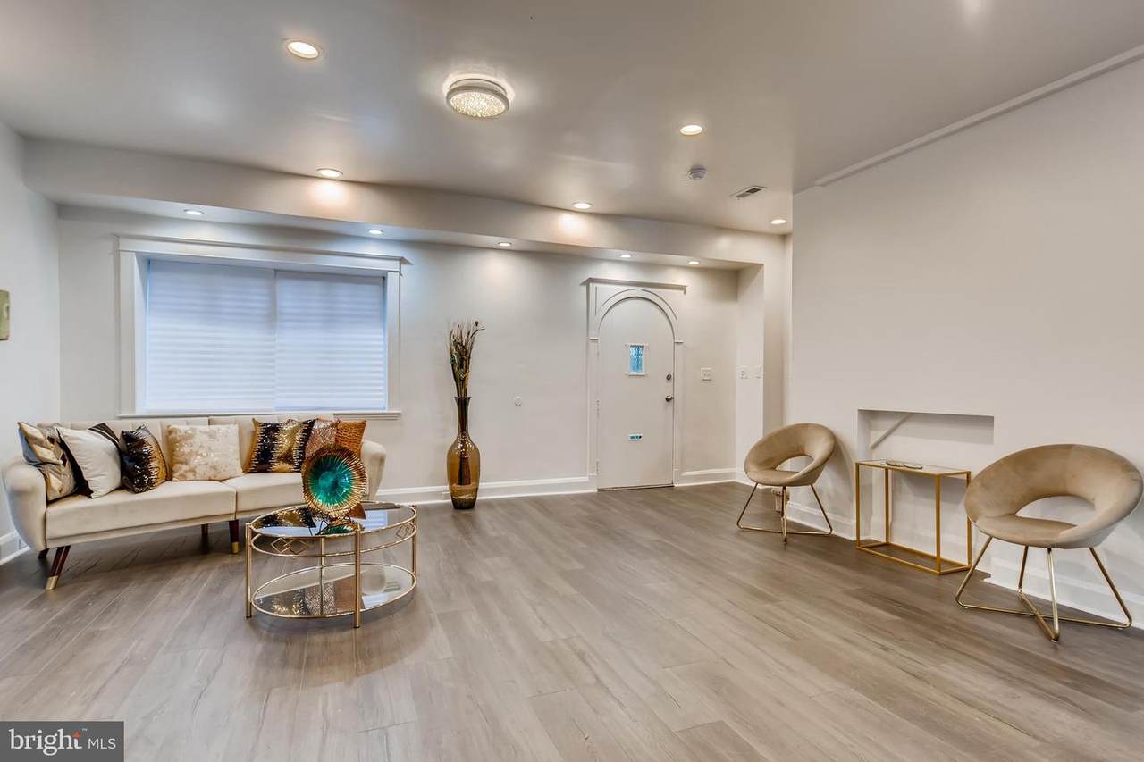 509 39TH Street - Photo 1