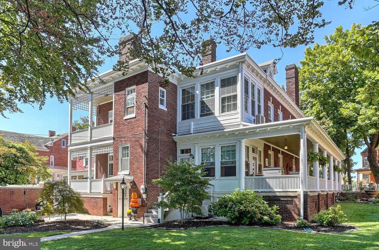 301 Broadway - Photo 1