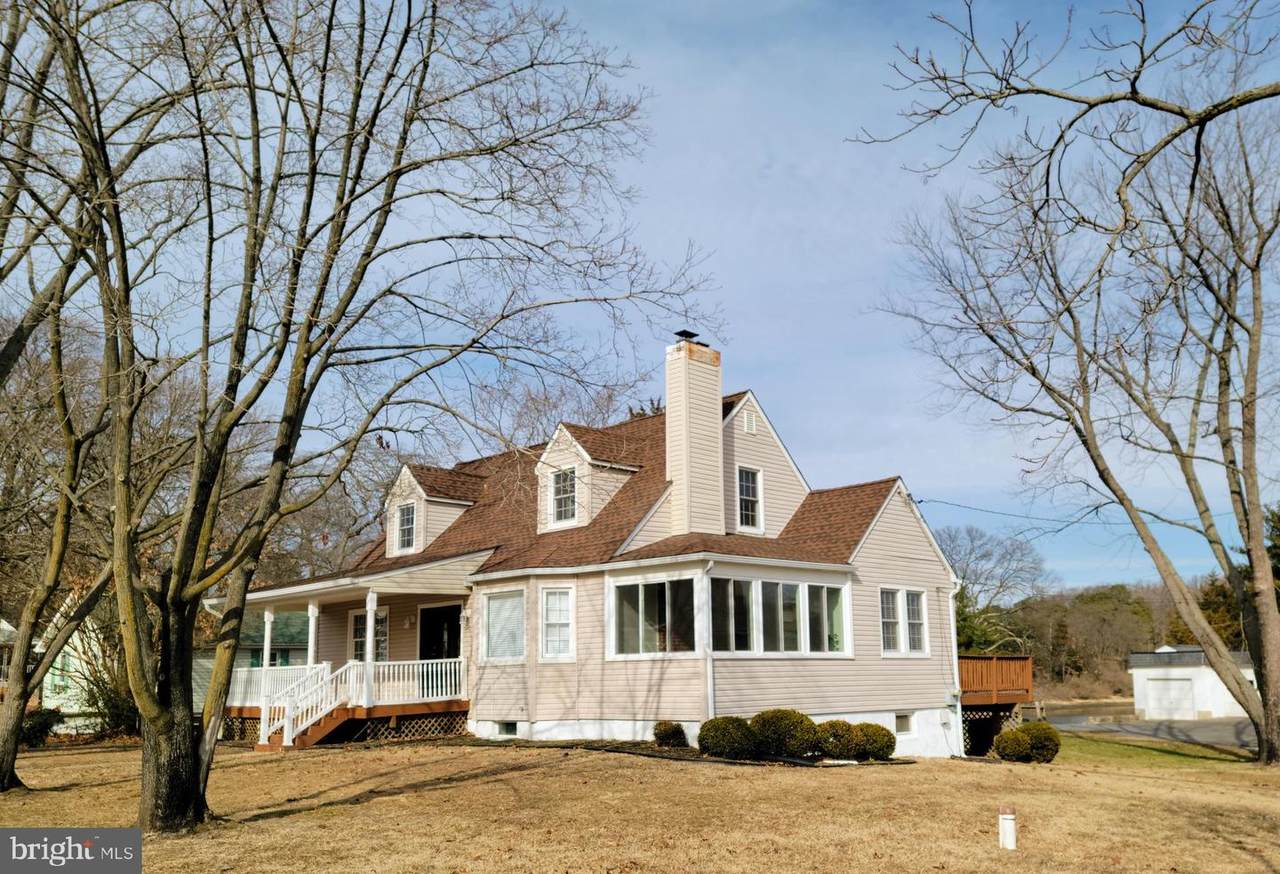 1708 Twickenham Road - Photo 1