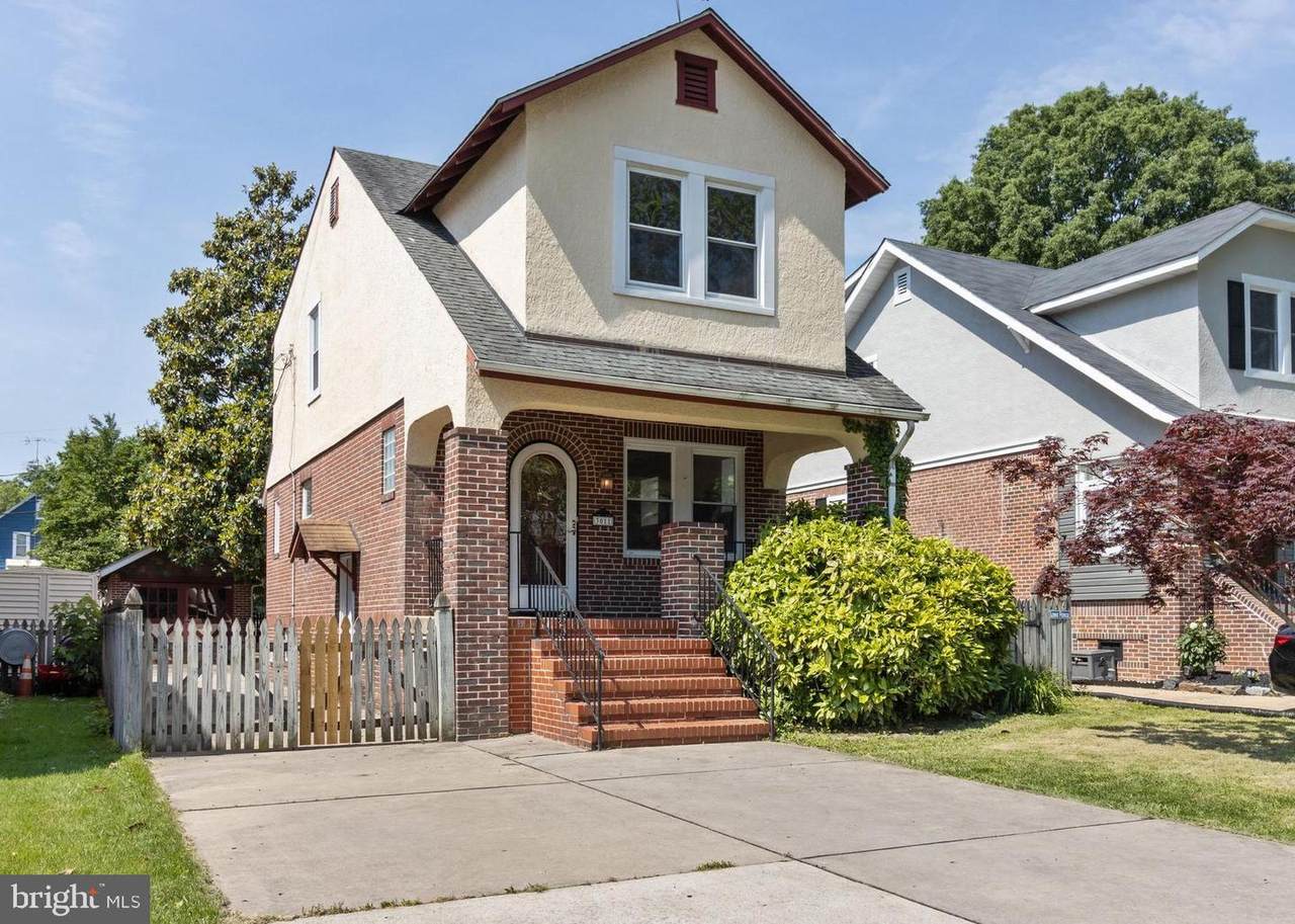 3011 Pinewood Avenue - Photo 1