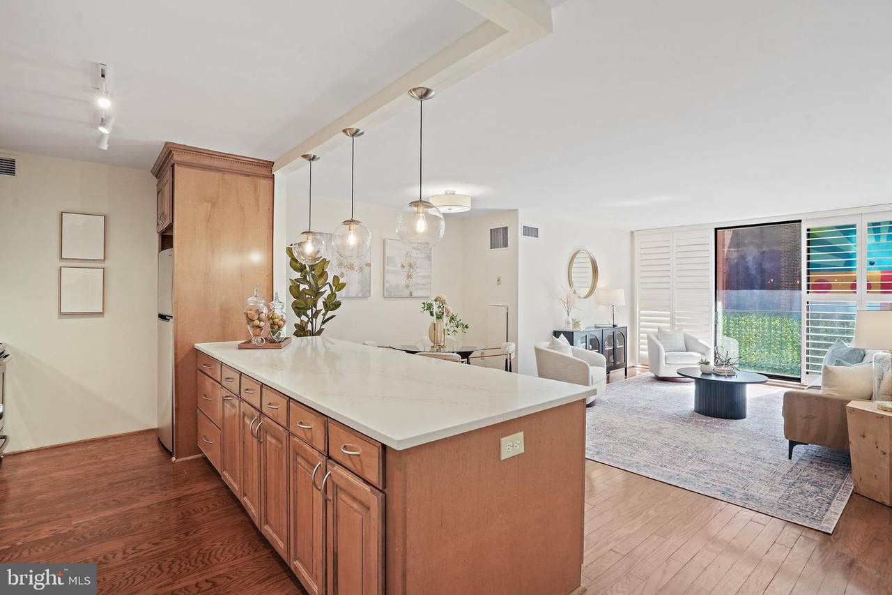 2555 Pennsylvania Avenue - Photo 1