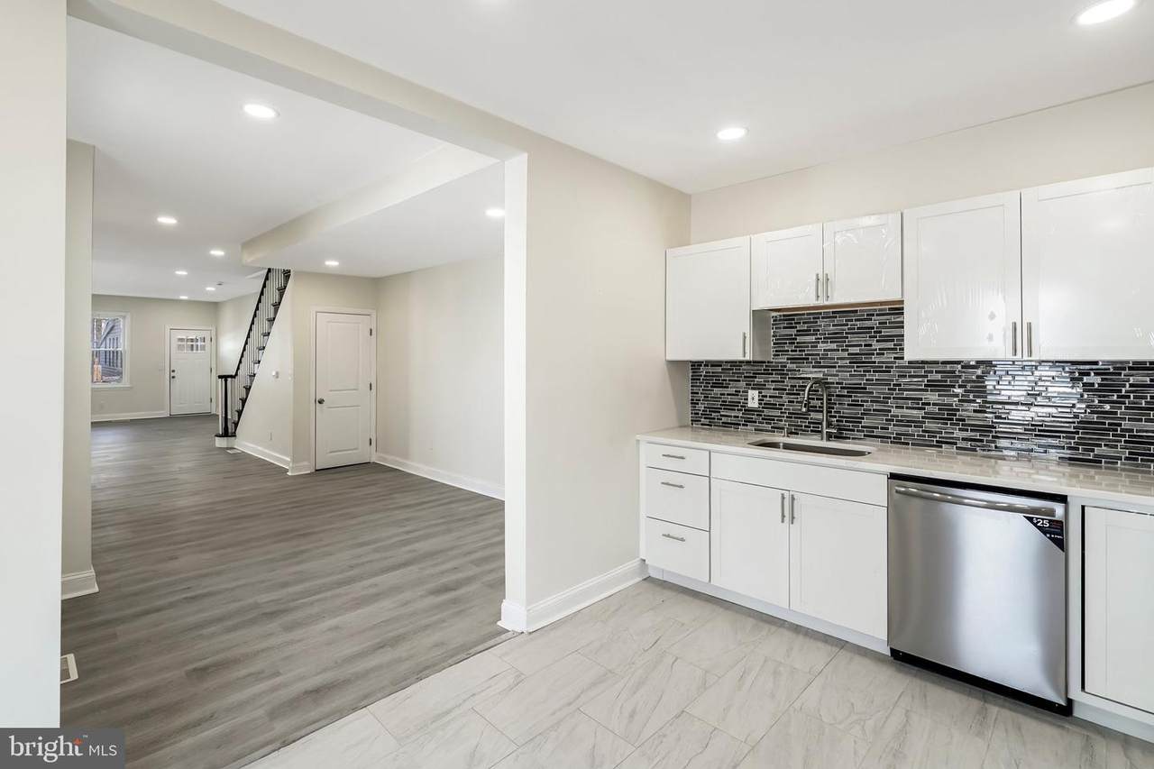 244 Conover Street - Photo 1