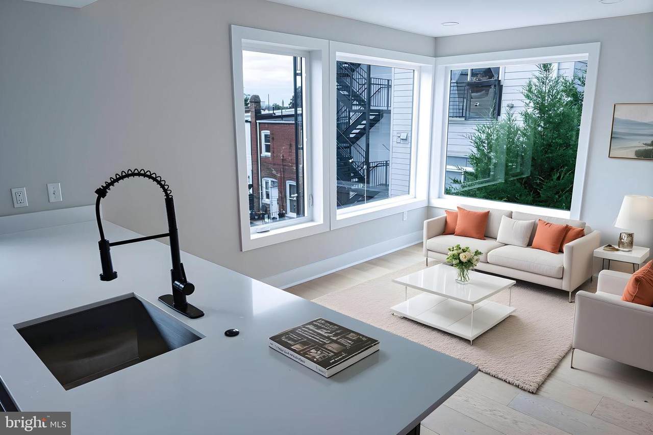 919 12TH Street - Photo 1