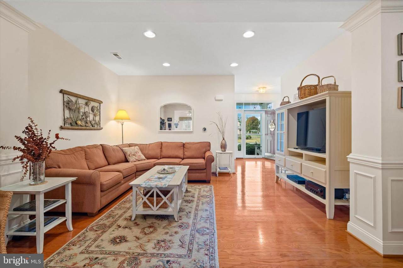 105 Bourne Way - Photo 1