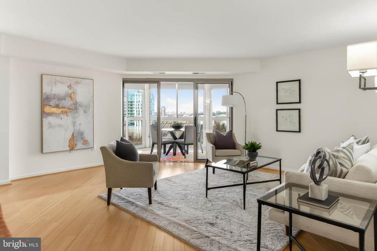 2121 Jamieson Avenue - Photo 1