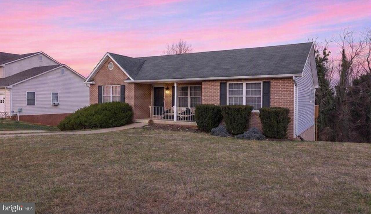 1076 Stuart Drive - Photo 1