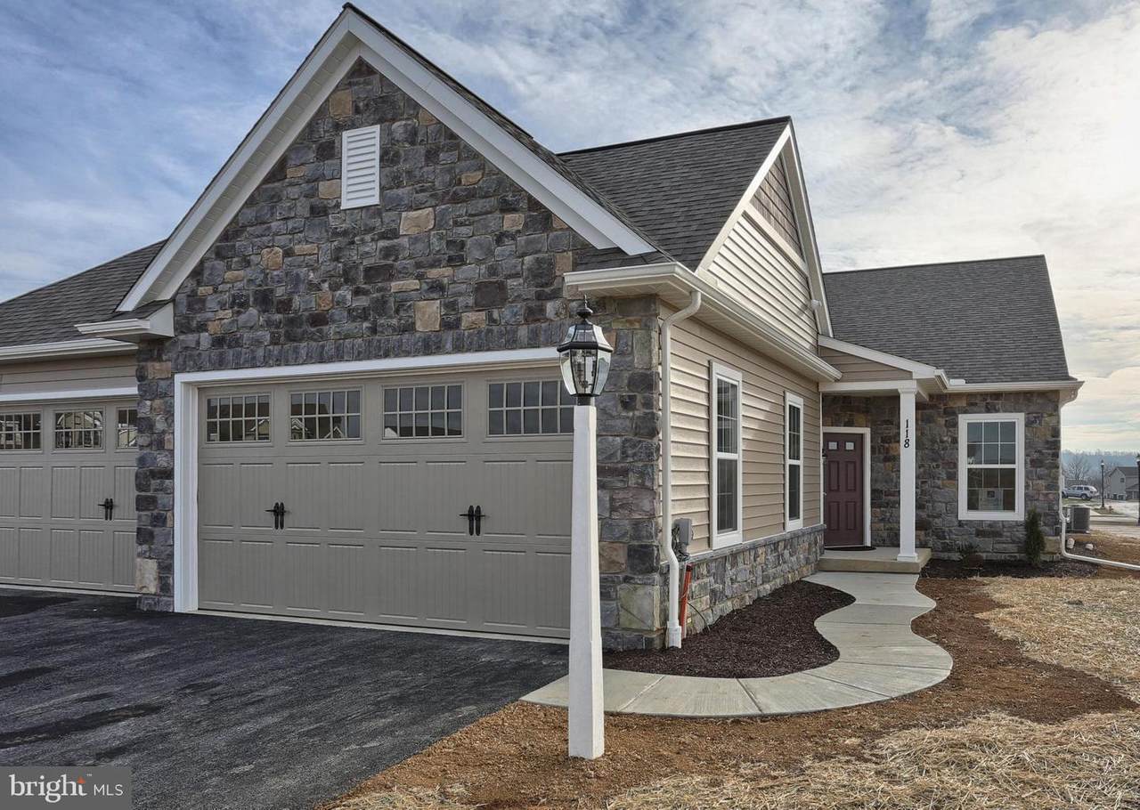 102 South Village Circle - Photo 1