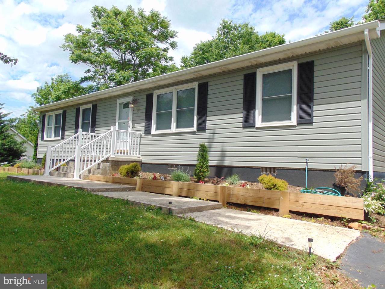 352 Packett Drive - Photo 1