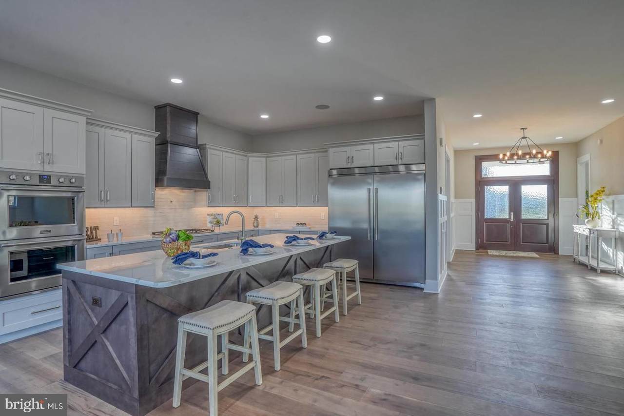 33347 Horseshoe Court - Photo 1