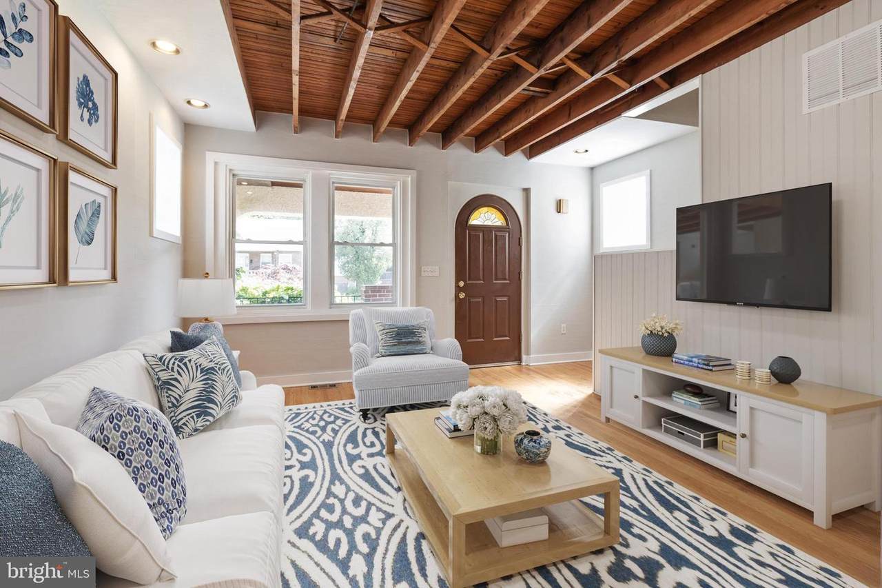 3011 Pinewood Avenue - Photo 1