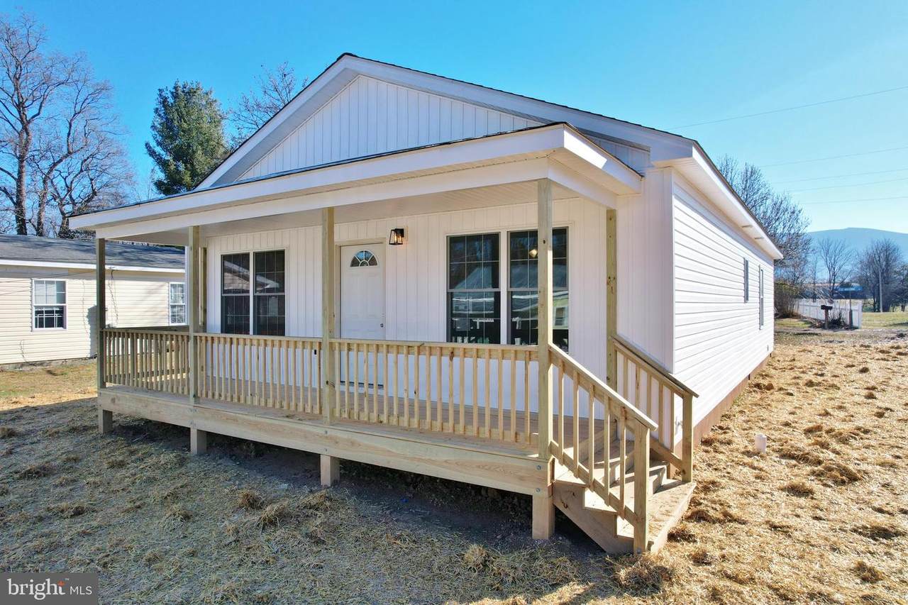 240 Deford Avenue - Photo 1