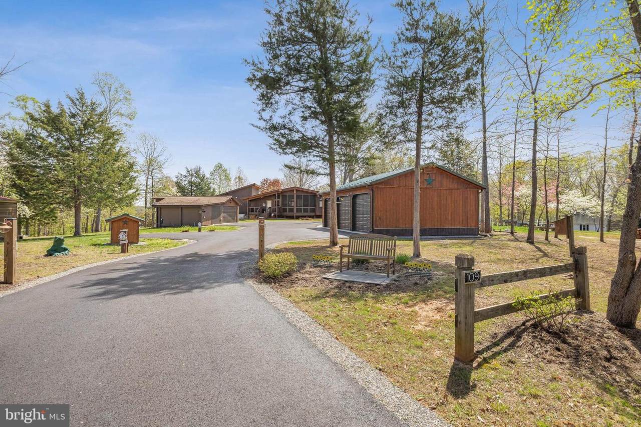 109 White Oak Drive - Photo 1