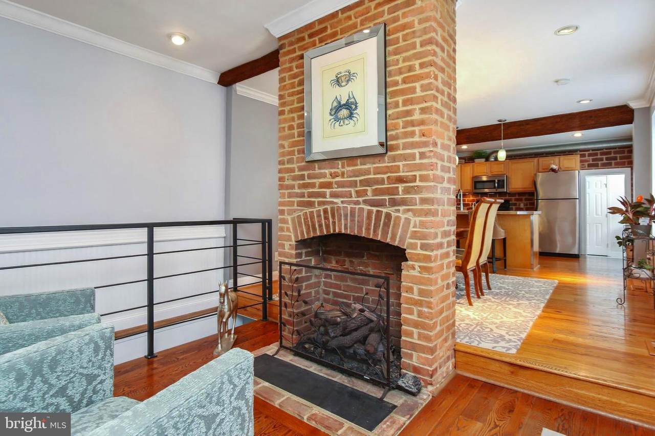 3225 Foster Avenue - Photo 1