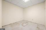 2621 Broad - Photo 12