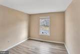 8530 London Bridge Way - Photo 14