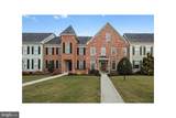 3 Jamestown Square - Photo 2