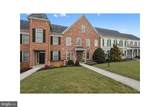 3 Jamestown Square - Photo 3