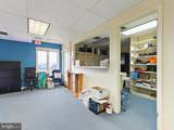 174 Middletown Boulevard - Photo 5