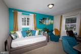 1207 Malatesta Avenue - Photo 16