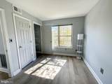 921 Hillside Lake Terrace - Photo 14